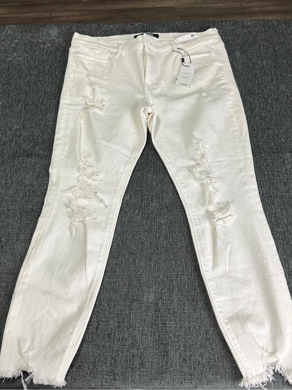 NWT Women's Express Jeans Leggings Precision Fit Mid Rise White 12R Distress